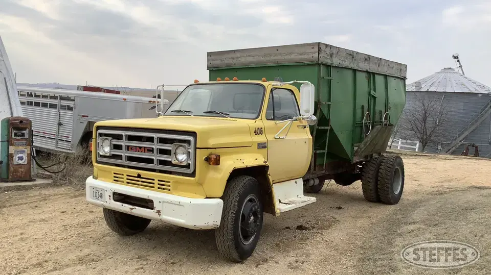 1974 GMC 6000 Single Axle Boxed Truck