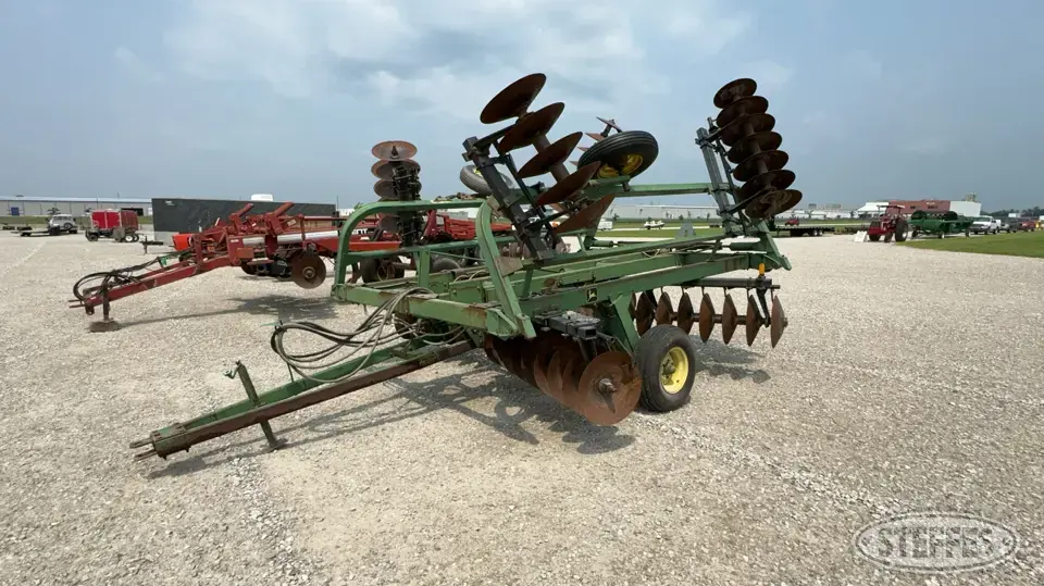 John Deere 230 Disc