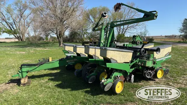 1996 John Deere 1760 Conservation