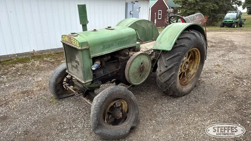 1929 John Deere D Collectible Tractor