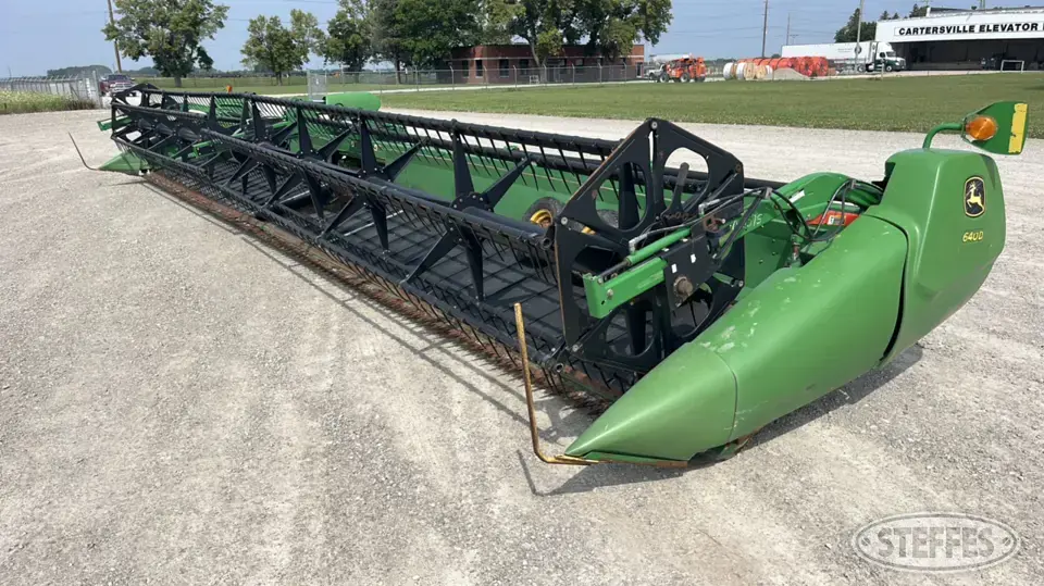 John Deere 640D Draper Head