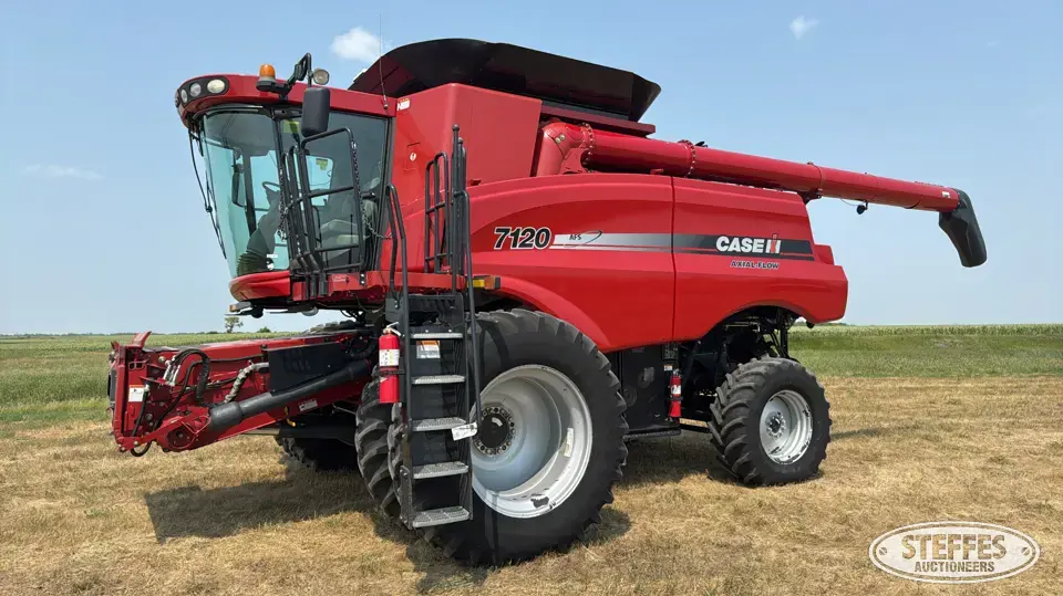 2011 Case IH 7120 Combine