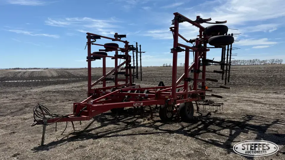 Case IH 5800 Chisel Plow