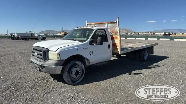 2005 Ford Super Duty F-550 XL