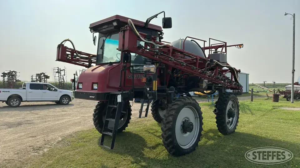 1999 Case IH Patriot SPX3185 Self-Propelled Sprayer