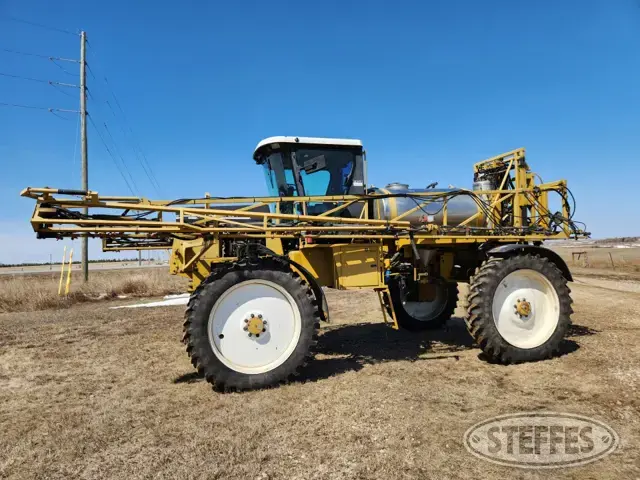 1999 Ag-Chem RoGator 854