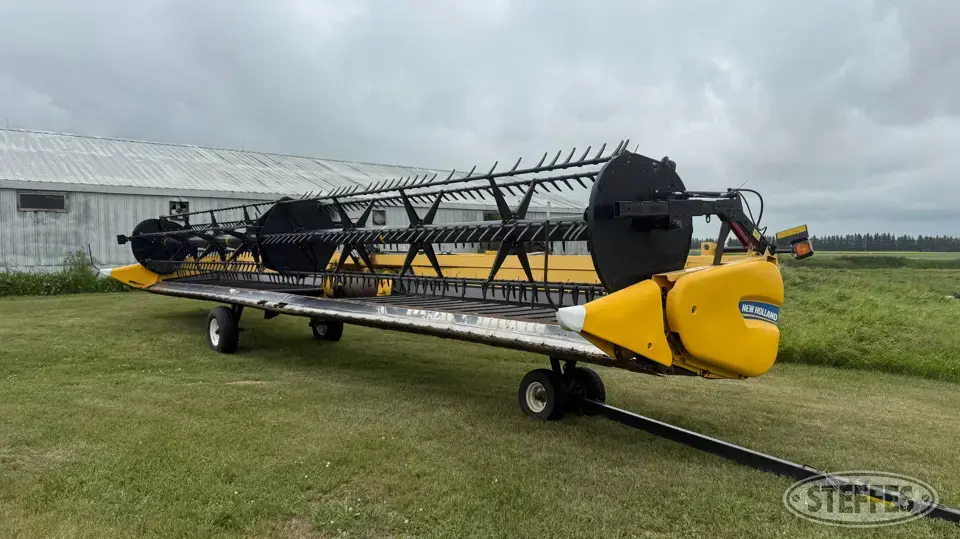 2013 New Holland 880CF-40 Draper Head