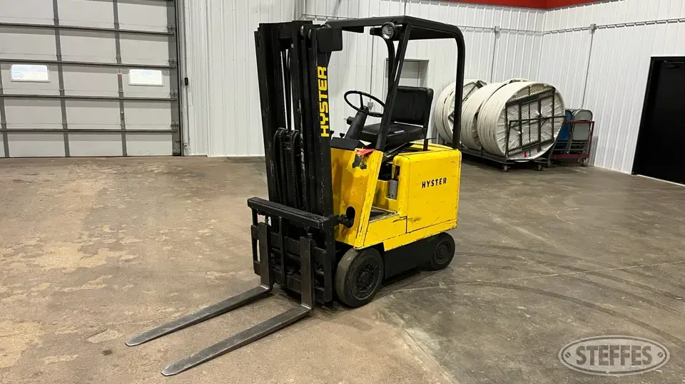 Hyster warehouse forklift
