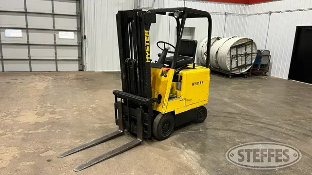 Hyster warehouse forklift