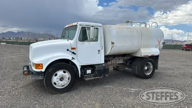 1999 International 4700 2,000 gal.