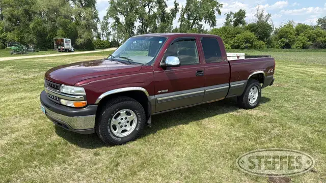 2000 Chevrolet Silverado 1500 LS