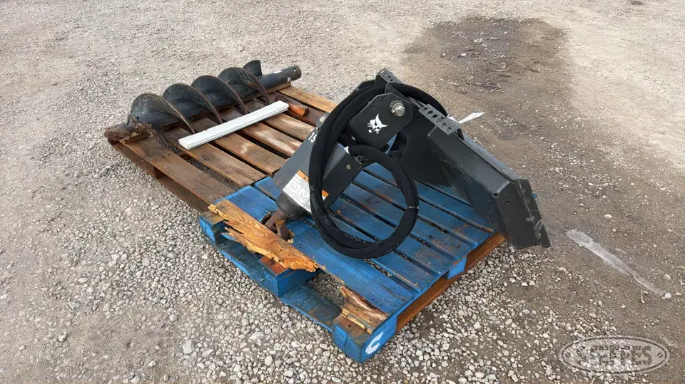 2015 Bobcat 15C skid steer post hole auger Skid Steer Augers-Post Driver