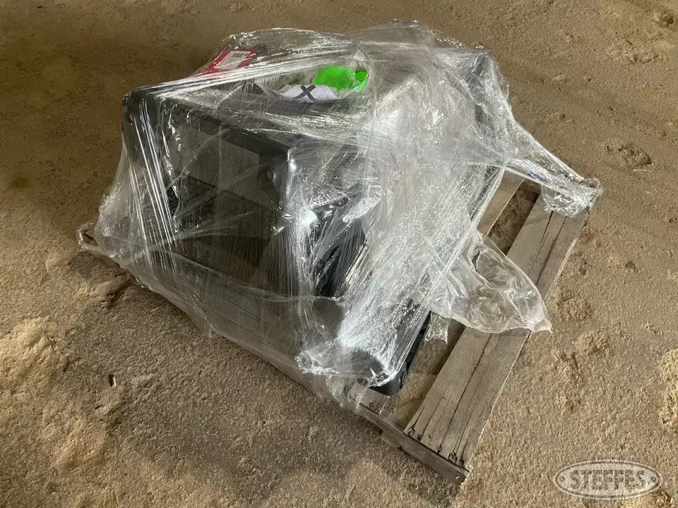 2017 Ford F-450 Truck-Trailer Part