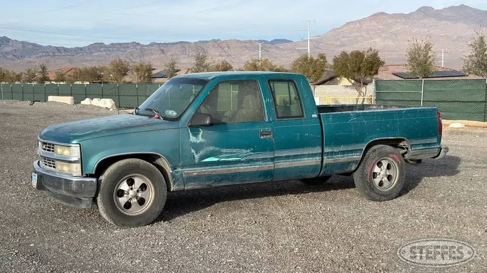 1995 Chevrolet Silverado C1500 Half Ton Pickup