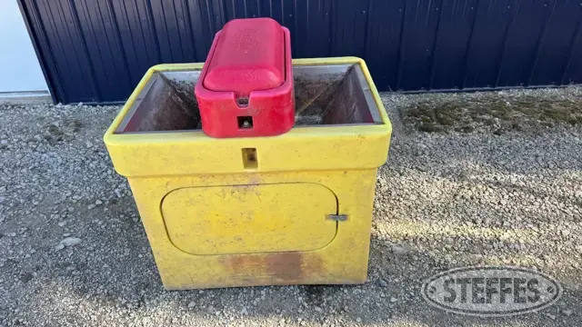 Ritchie livestock waterer