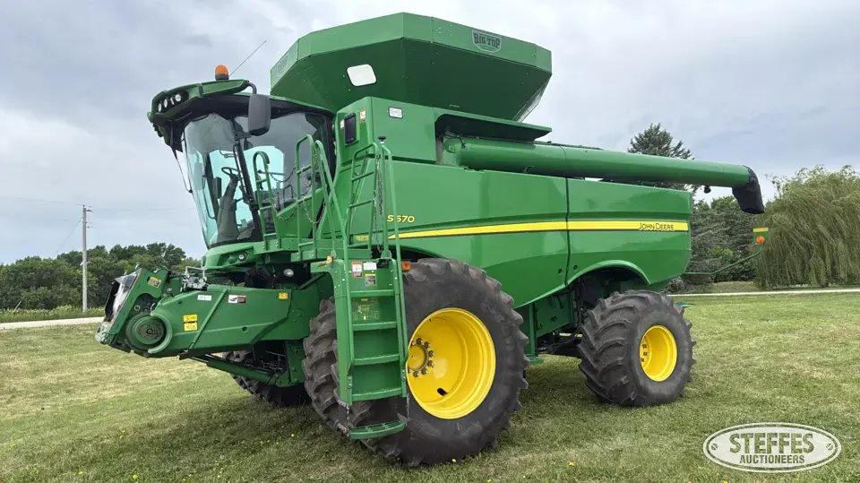 2012 John Deere S670 Combine