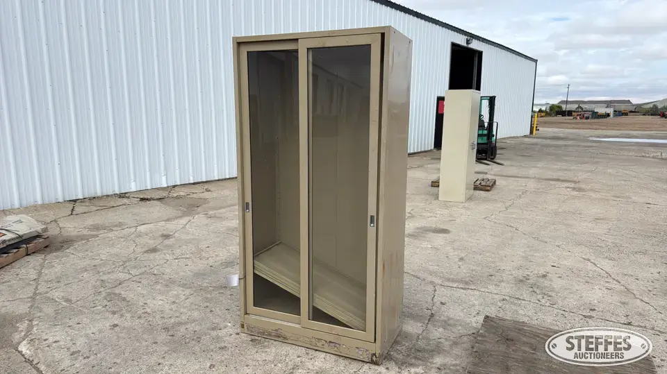 Storage cabinet Storage and Bench