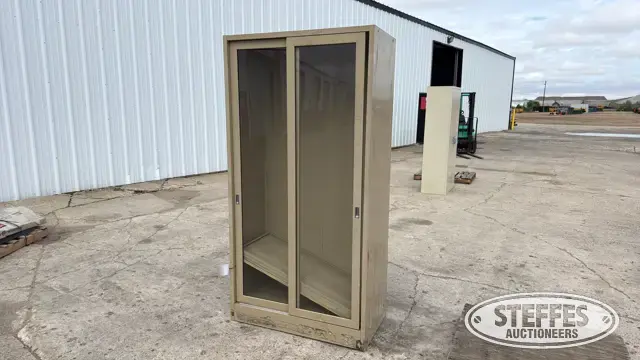Storage cabinet