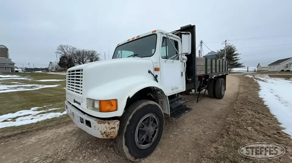 1994 International 4900 Flatbed Truck