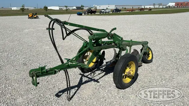 John Deere 44