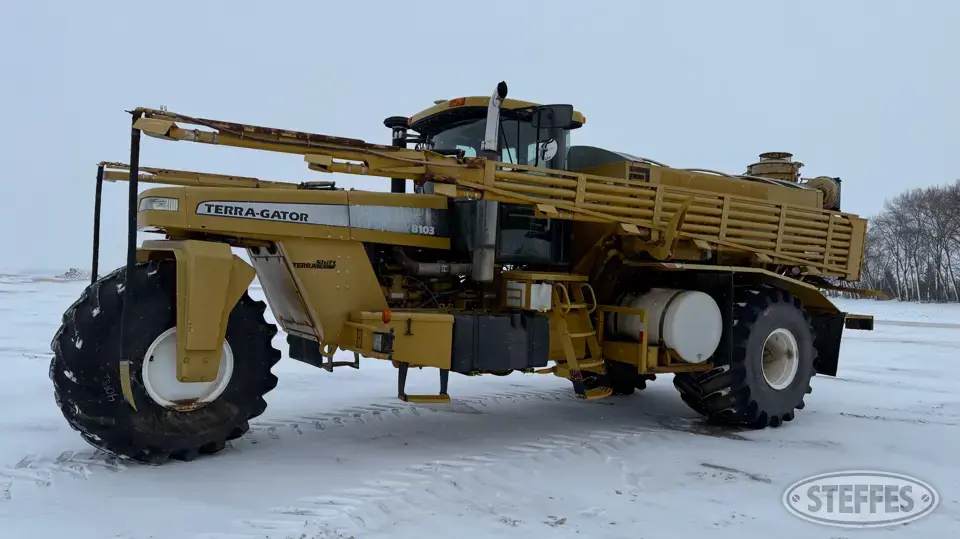 Ag-Chem Terra-Gator 8103 Self-Propelled Dry Applicators-Spreaders-Floater