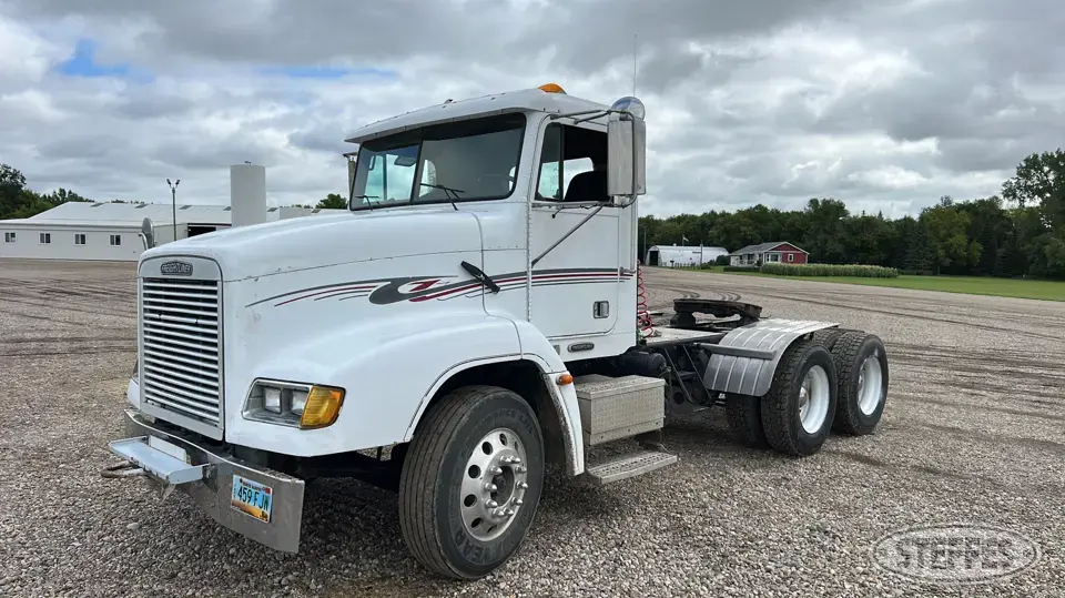 2000 Freightliner FLD112 Conventional Truck without Sleeper