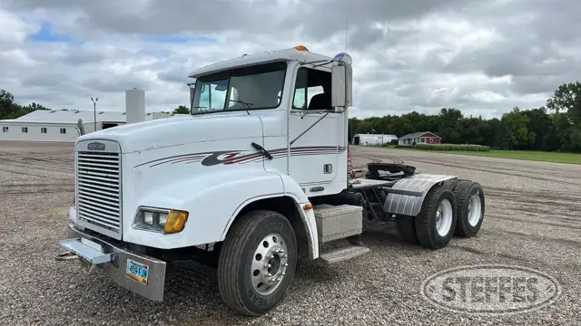 2000 Freightliner FLD112