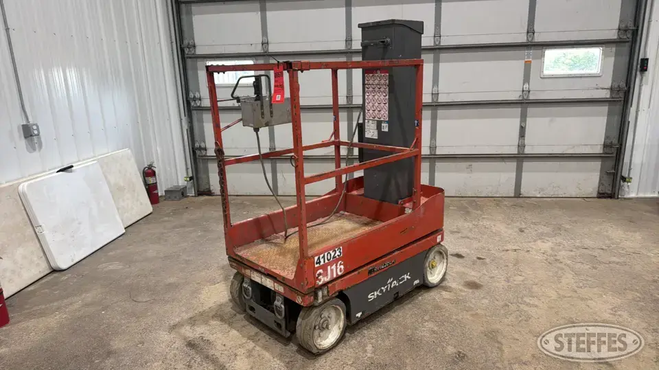 2017 Skyjack SJ16 Scissor Lift