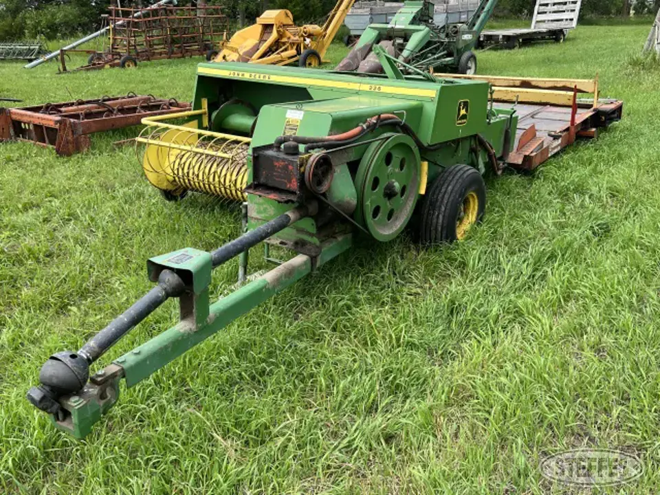 John Deere 336 Square Baler
