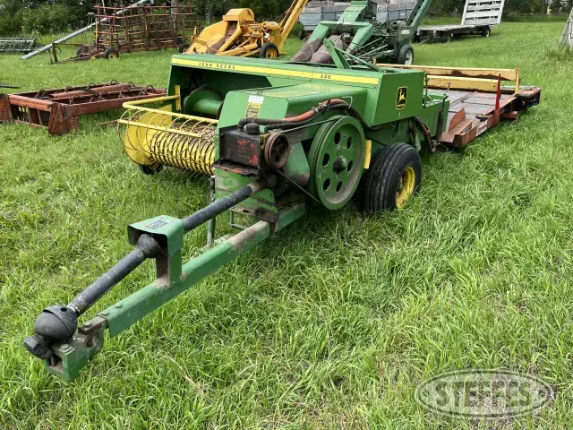 John Deere 336