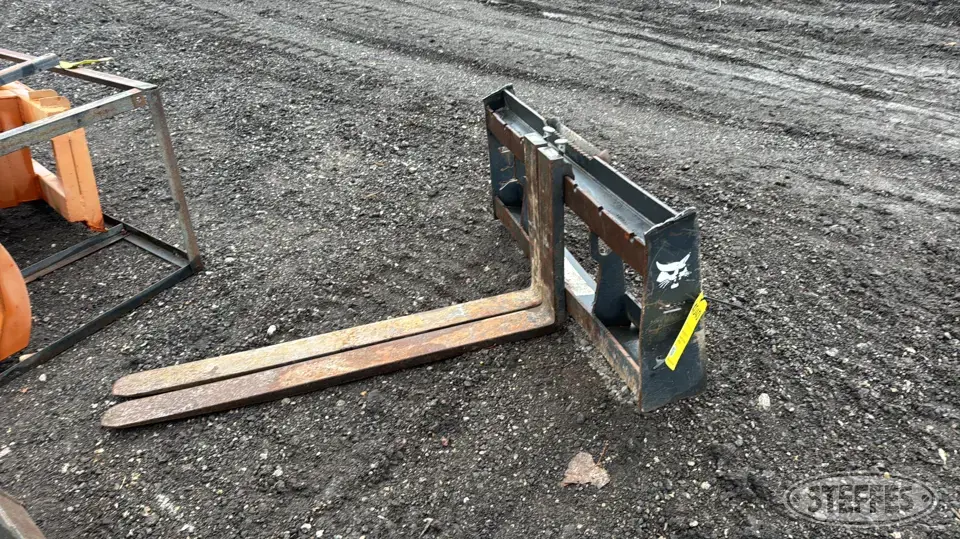 Bobcat skid steer pallet forks Skid Steer Fork