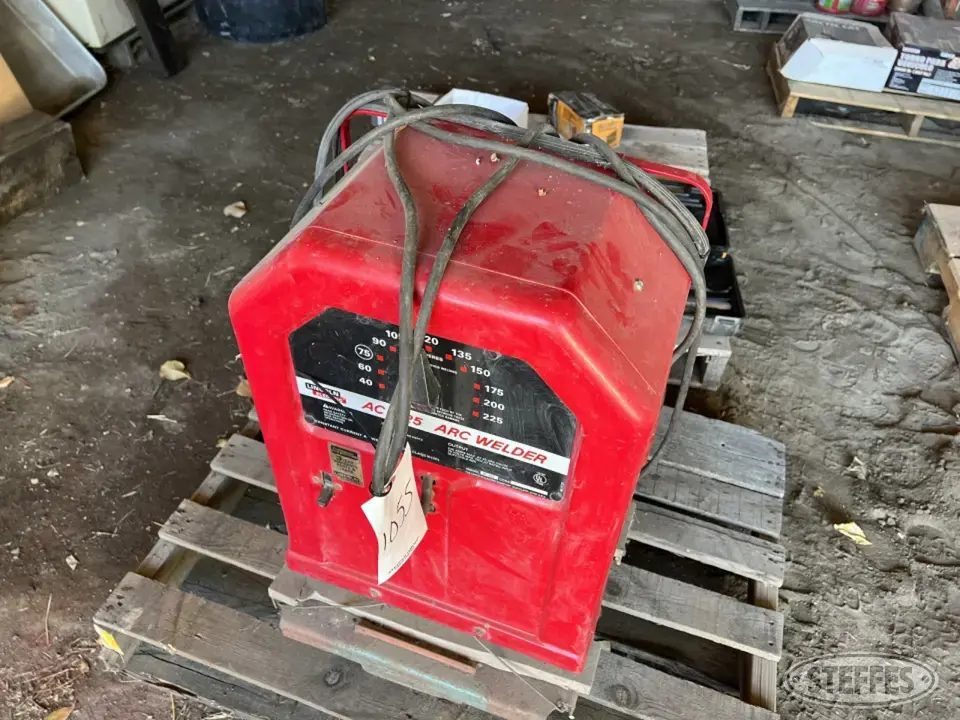 Lincoln AC225 Welding