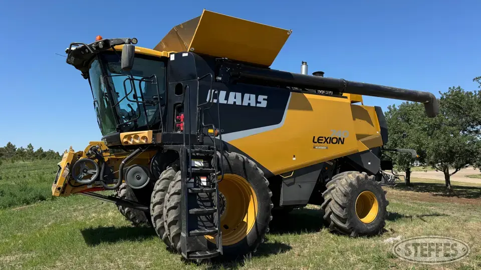 2011 Claas Lexion 740 Combine