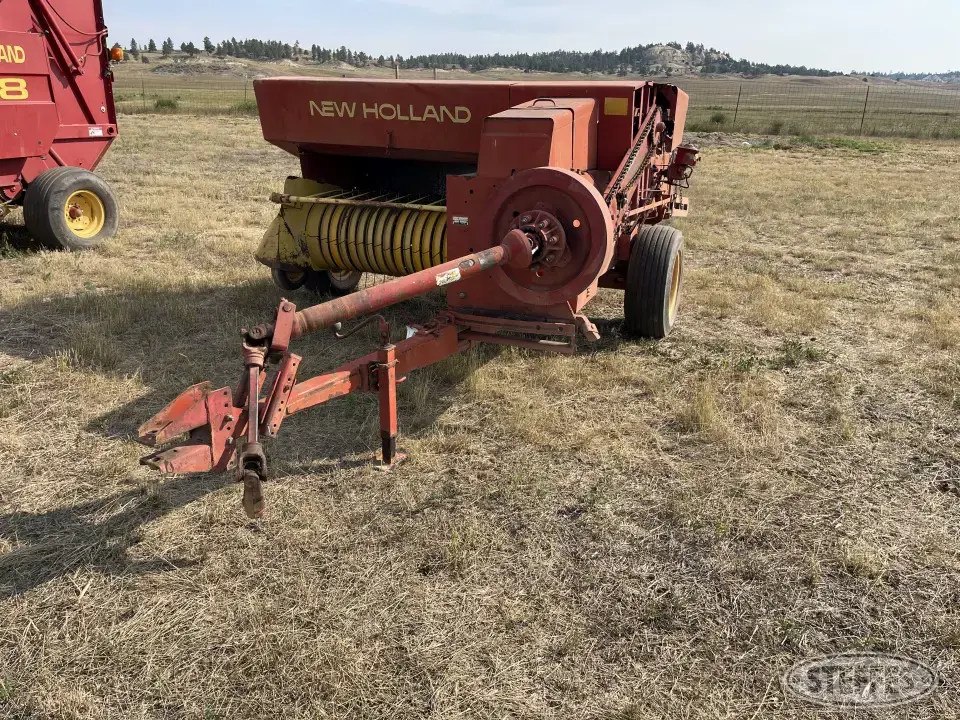 New Holland Hayliner 276 Square Baler
