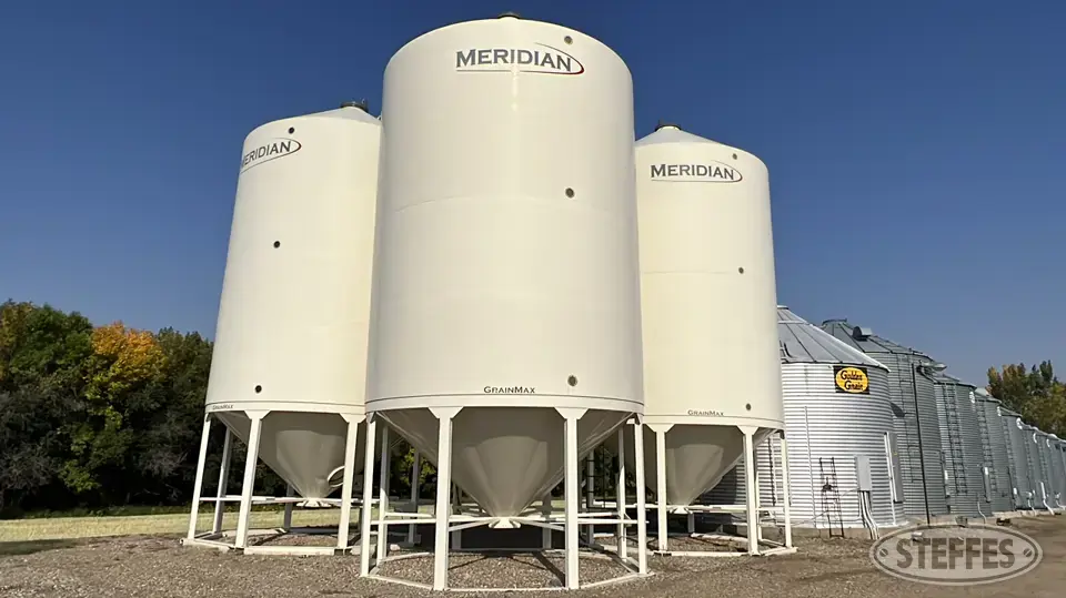 2009 Meridian GrainMax Hopper Bin