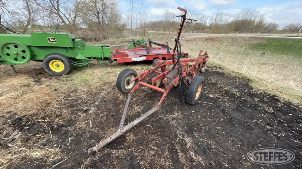 International 60 Plow