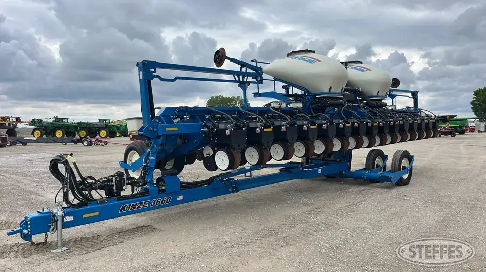 2014 Kinze 3660 12 or More Row Planter