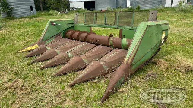 John Deere 653