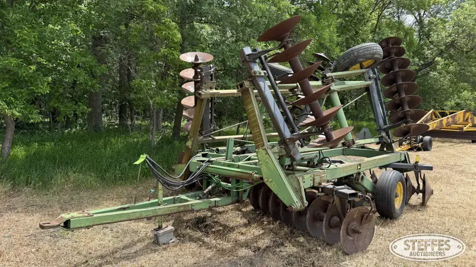 John Deere 331 Disc