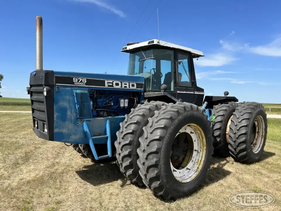 1989 Ford Versatile 976 4WD Tractor