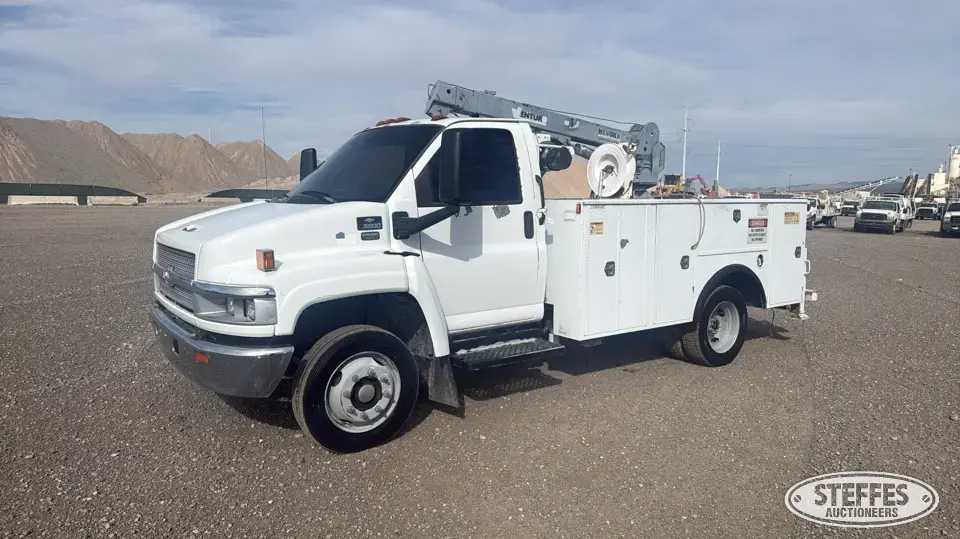 2003 Chevrolet C5500 Service Utility Truck