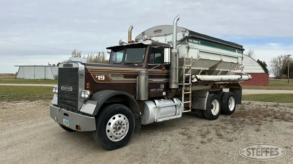 1987 Freightliner FLC Tender Truck