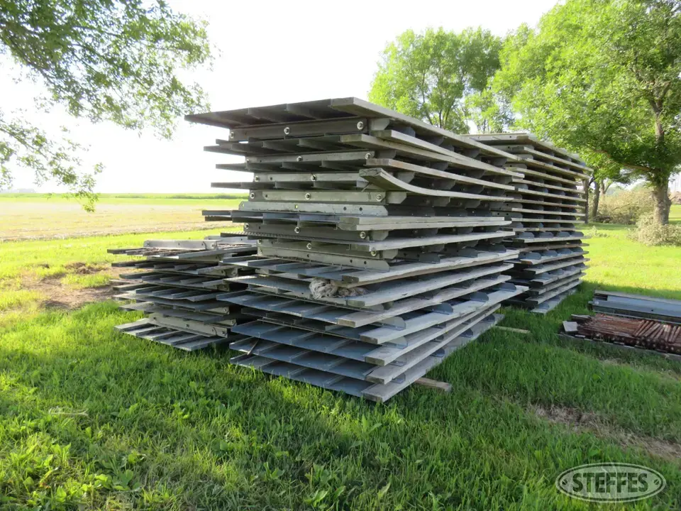 (67) grain bunker panels Temporary Bin