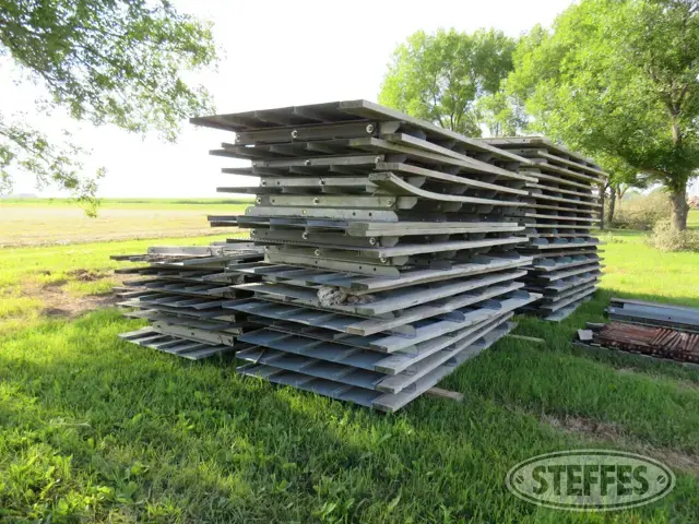 (67) grain bunker panels