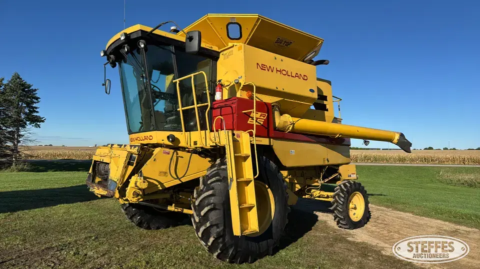 New Holland TR86 Combine