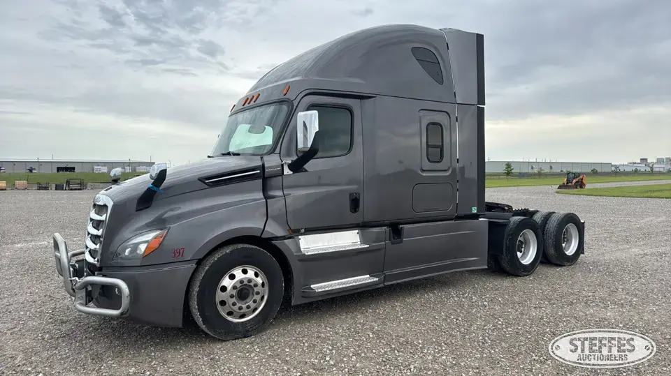 2019 Freightliner Cascadia 126 Conventional Truck with Sleeper