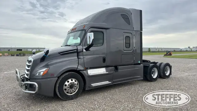 2019 Freightliner Cascadia 126