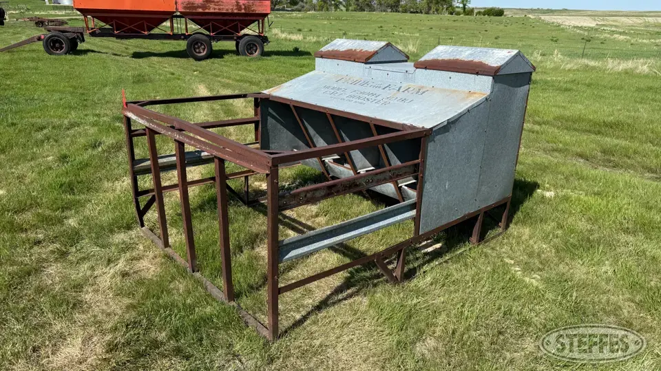 Pride of the Farm F30B-1 Feeders and Bunk