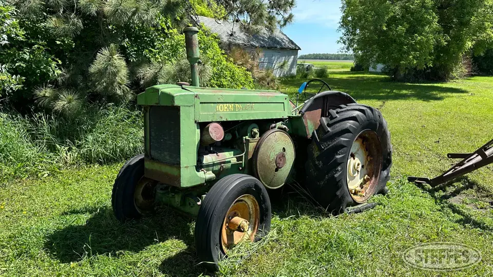 1949 John Deere D Collectible Tractor