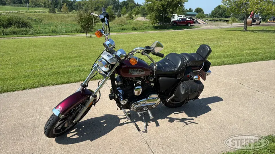 1981 Harley-Davidson Sportster XLH 1000 Motorcycles and Scooter